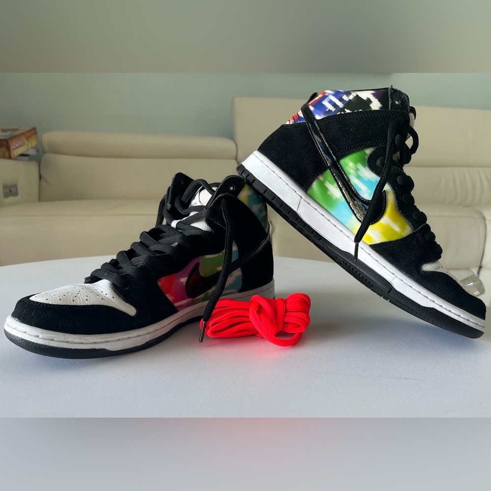 Lightly Used Nike SB Dunk High TV Signal